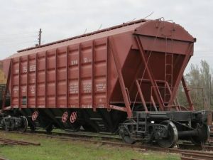 Недостаток зерновозов разоряет аграриев