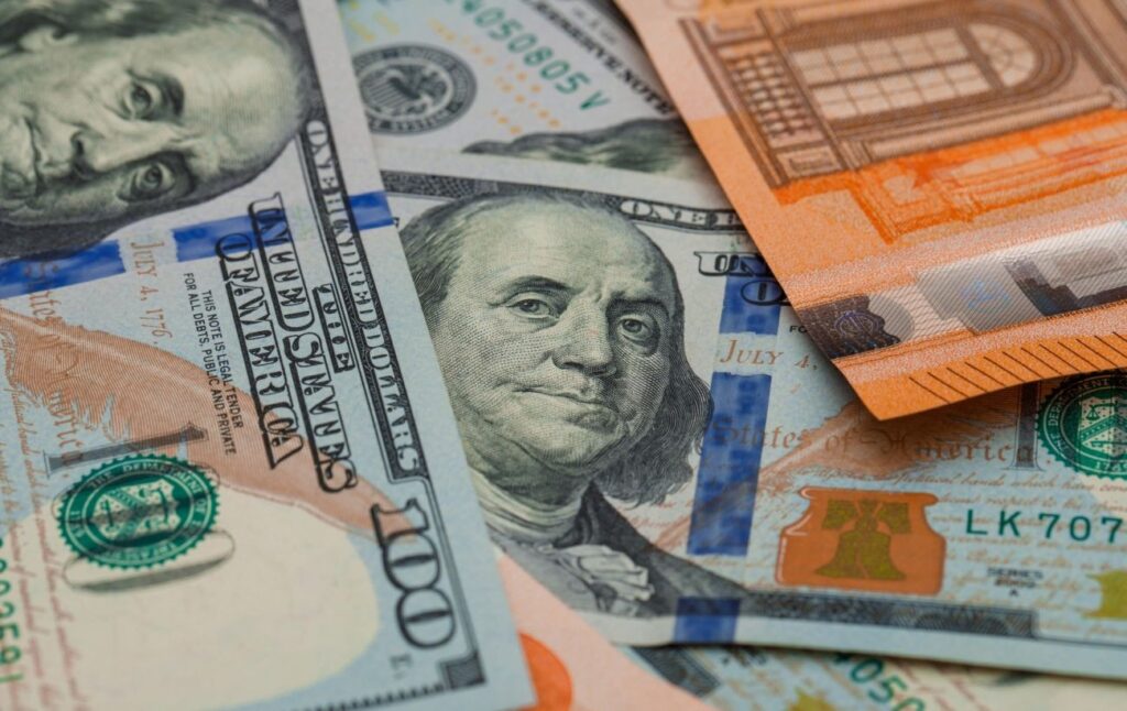 Міжнародні резерви України скоротилися на 3,2%: на початок жовтня залишилося 47,1 мільярда доларів