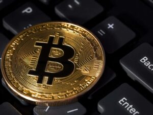 Від 5 доларів до сотень мільйонів: першому продажу біткоїна за звичайні гроші виповнилося 17 років
